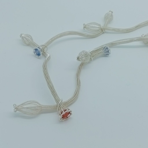 Maja Houtman twisted wirework