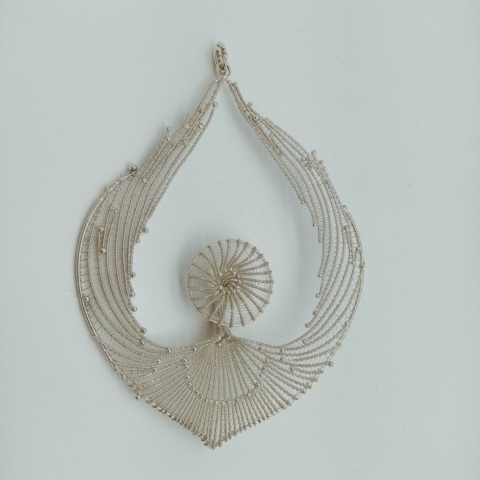 Maja Houtman twisted wirework